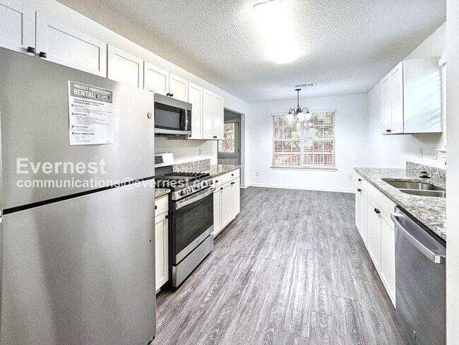 Foto del edificio - 3136 Lower Creek Dr