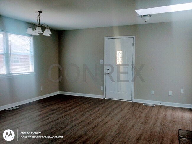 Building Photo - 7207 Memory Ln