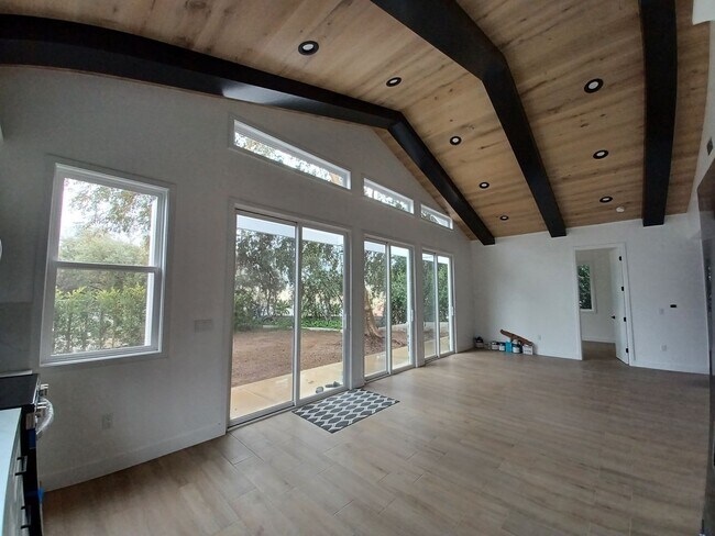 Foto del edificio - 319 E Ramona St