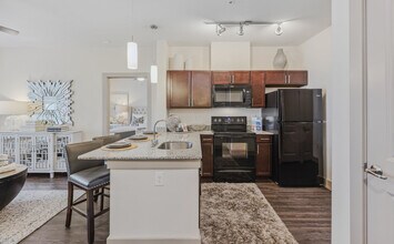 Building Photo - Steelyard