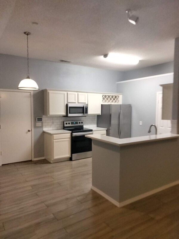 Foto del edificio - 565 Primrose Ln