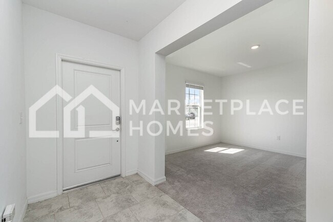 Building Photo - 4252 Palatina Way