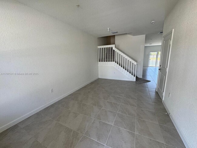Foto del edificio - 18438 SW 2nd St