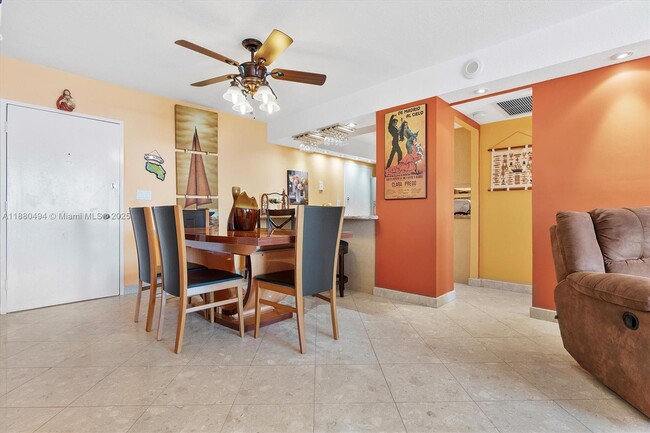 Building Photo - 5555 Collins Ave