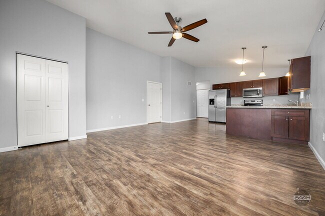 Foto del edificio - 5503 W Serene Cir