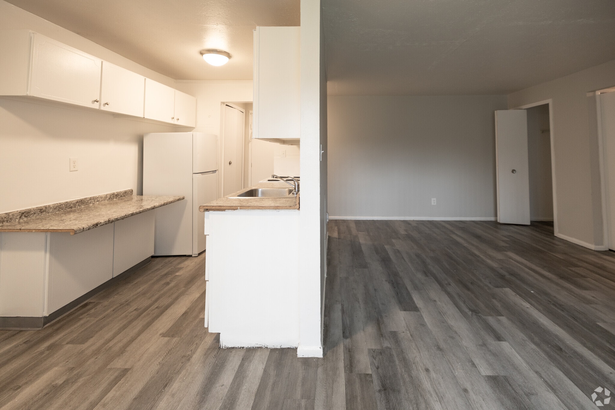 Dorchester Village Apartments – photo 4