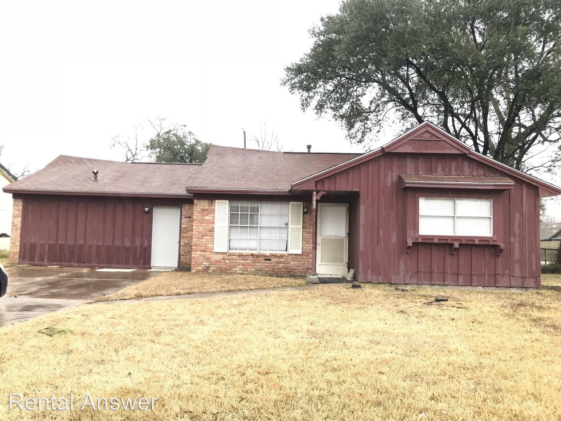 Primary Photo - 9263 Linda Vista Rd