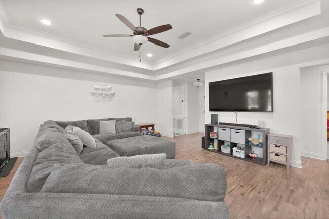 Building Photo - 9269 Tara Cir
