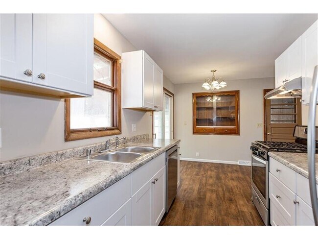 Foto 1 de cocina/comedor - 1031 Pleasant Ln