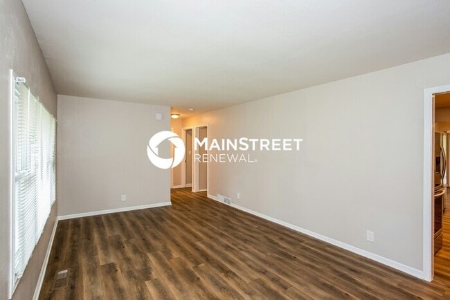 Building Photo - 4 Bedroom Pet-Friendly Home in INDIANAPOLI...