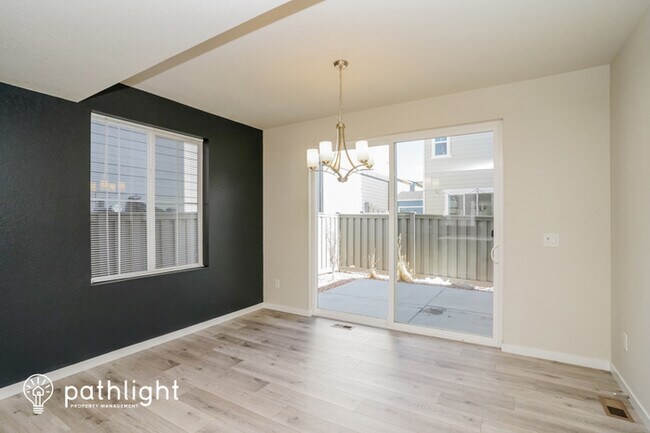 Foto del edificio - 5866 Spring Breeze Drive, Colorado Springs...
