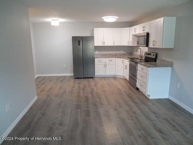 Building Photo - 6125 Chesham Dr