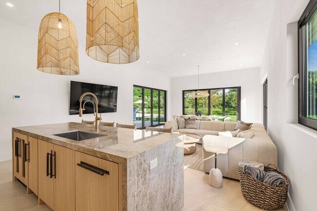 Foto del edificio - 127 Greenleaf Ln