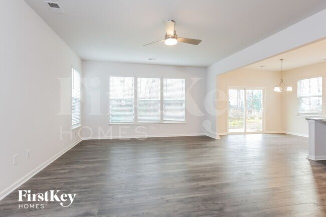 Foto del edificio - 116 Wild Lily Dr