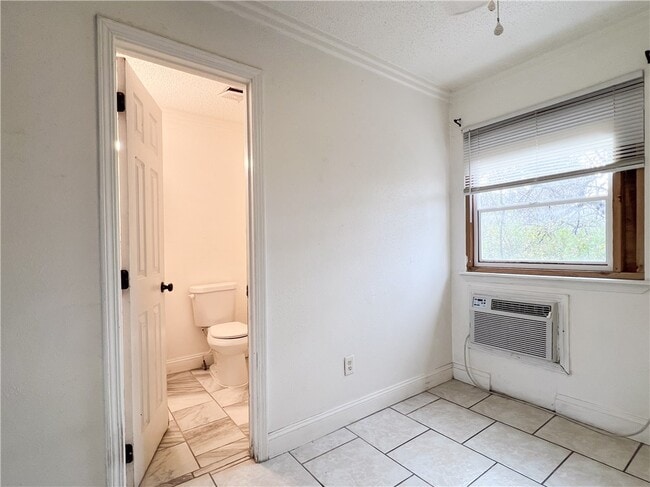 Building Photo - 413 Ewalt Ave