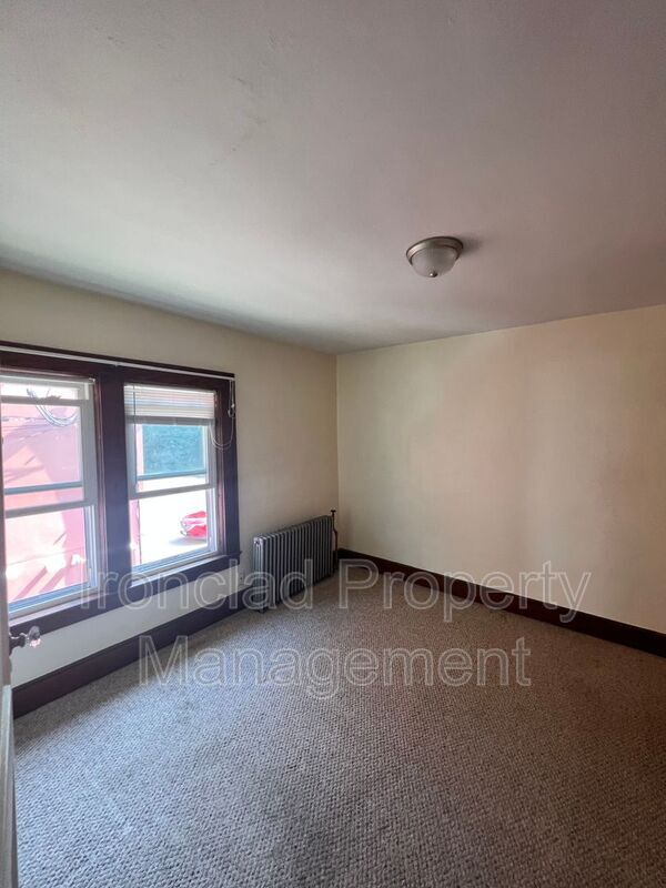 328 Main St Unit 328 Main St Floor 2 Front, Cromwell, CT 06416 Condo