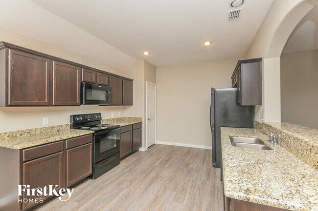 Building Photo - 532 Cottonview Dr