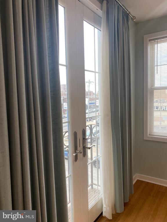 Photo - 4742 Pine St Apartment