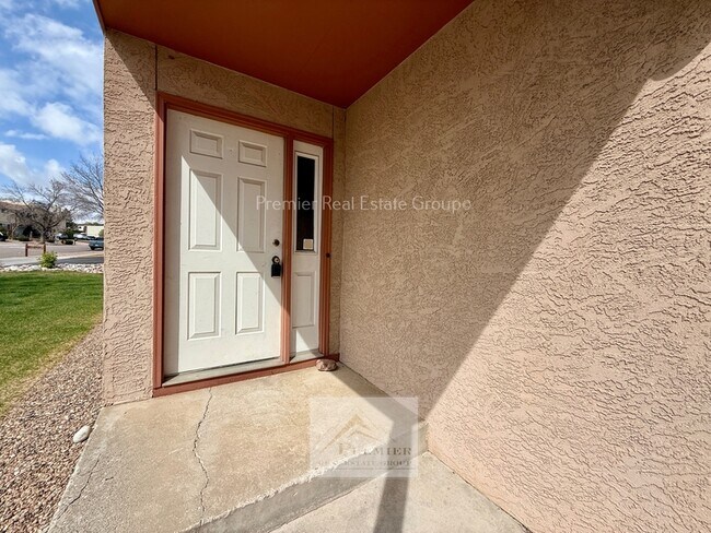 Foto del edificio - 1240 Darby St