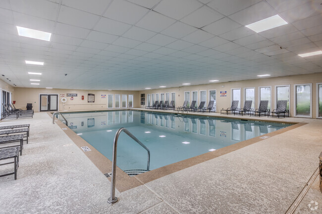 Indoor Pool - East Perimeter Pointe Apartments