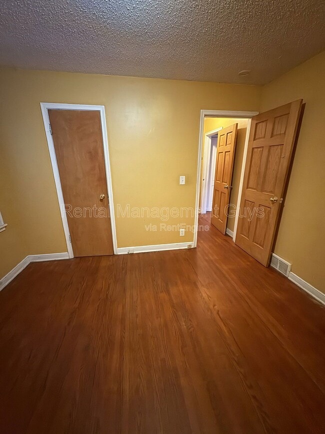 Foto del edificio - 1905 N 44th Ave