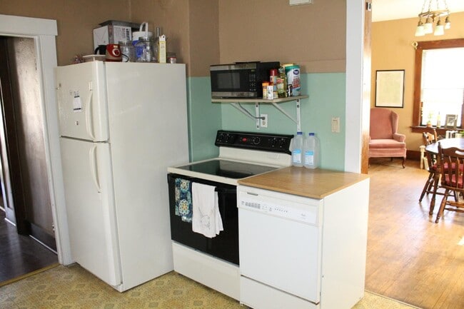 Building Photo - 415 E Clark St