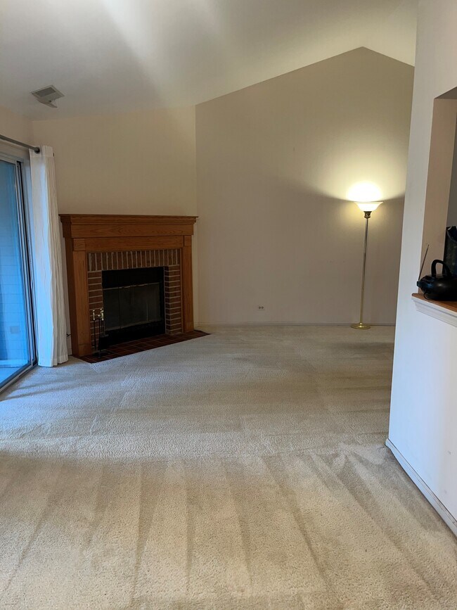 Foto del edificio - 1006 Butternut Ln