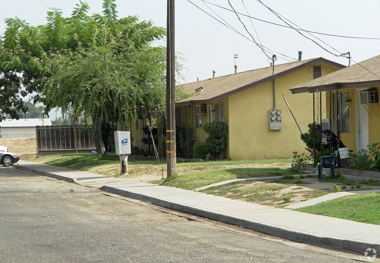 Foto del edificio - 116-174 N Sunset Ave
