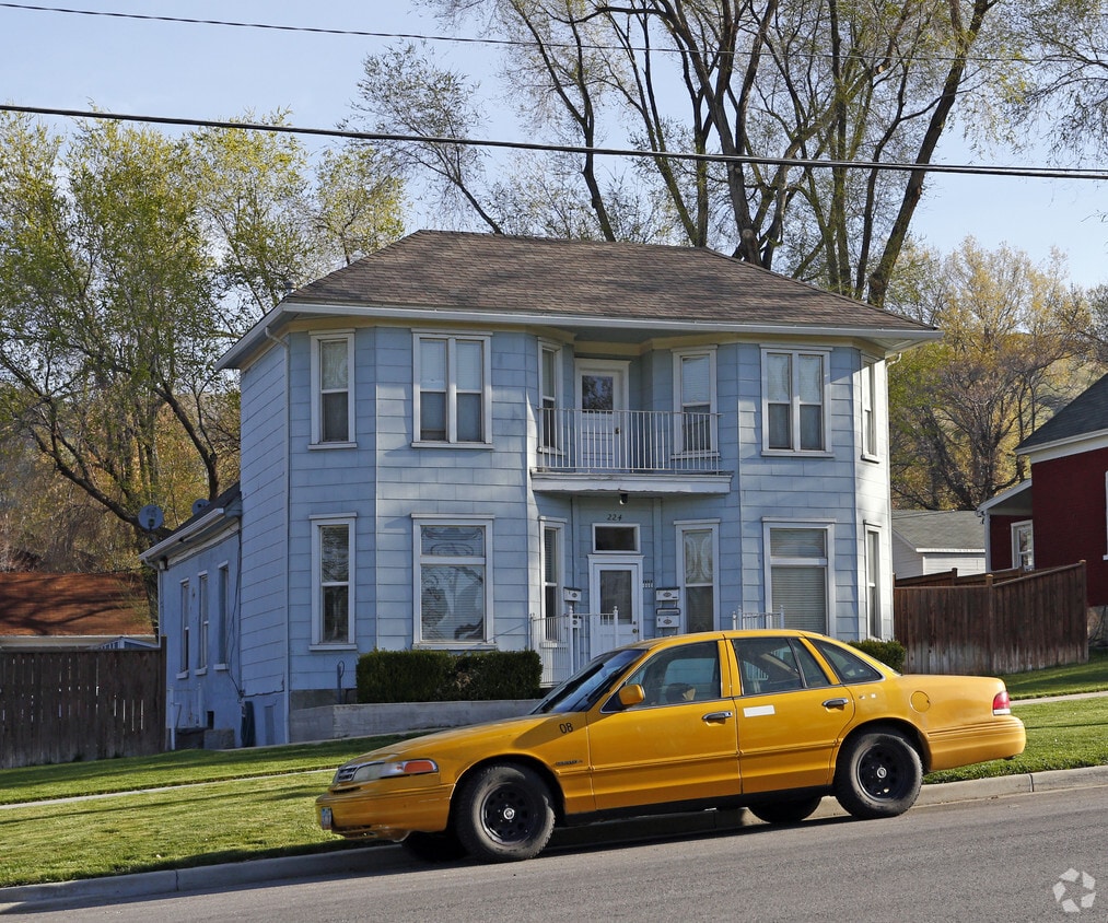 Building Photo - 224 W 500 N