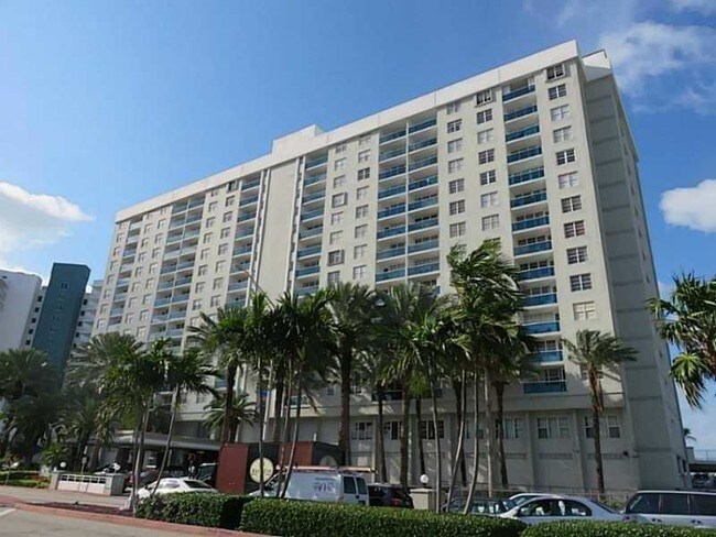 Foto del edificio - 6770 Indian Creek Dr