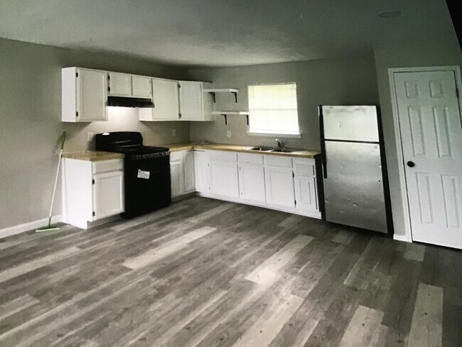 Foto del edificio - 738 NW 36th St