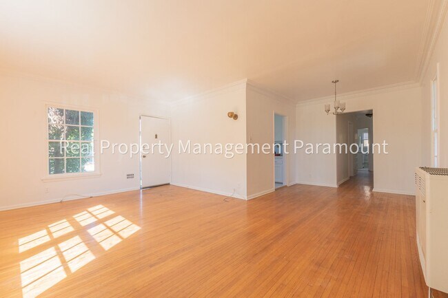 Foto del edificio - 1460 Orange Grove Ave
