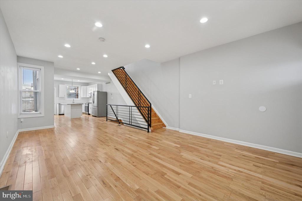 Primary Photo - 3024 Redner St