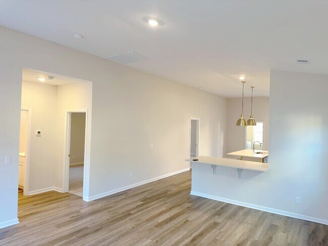 Foto del edificio - 192 Standing Oaks Dr