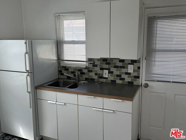 Foto del edificio - 4420-4420 Inglewood Blvd