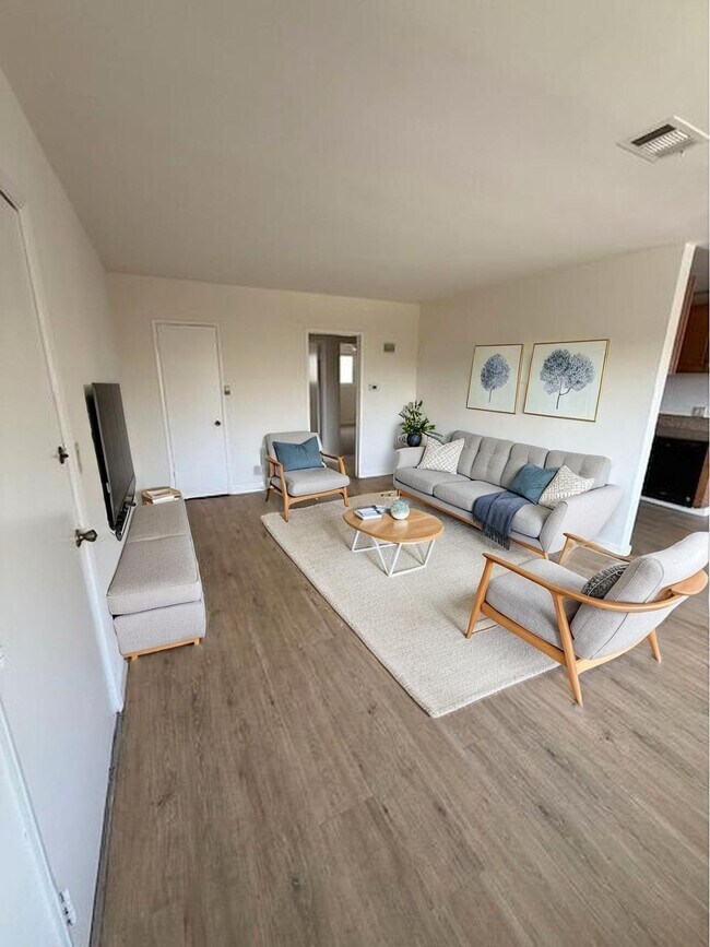 Building Photo - Five Point Residences