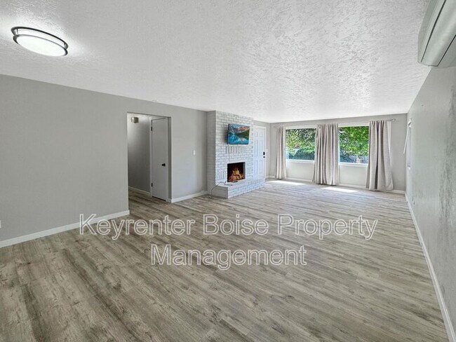 Foto del edificio - 2829 N Bogus Basin Rd