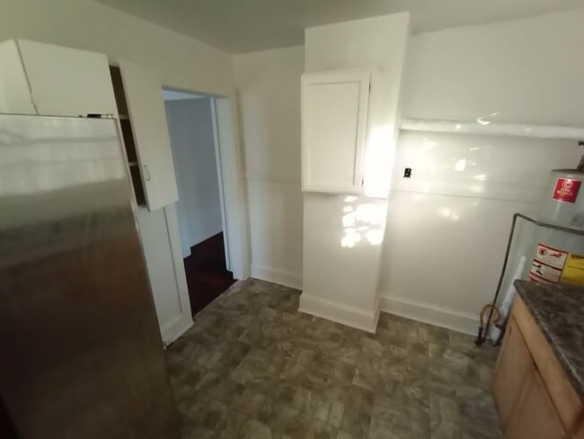 Building Photo - 840 Orville