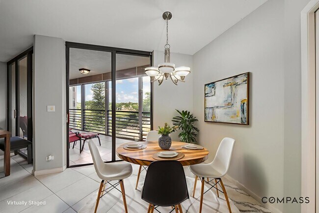 Foto del edificio - 7400 Radice Ct