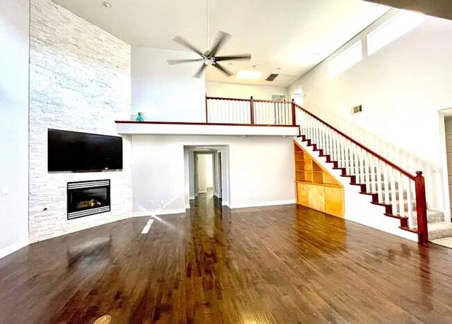 Building Photo - 5302 Doble Aguila Way