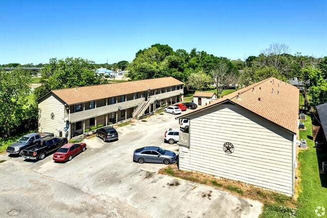 Foto del edificio - Move-In Special | Affordable Angleton Apts