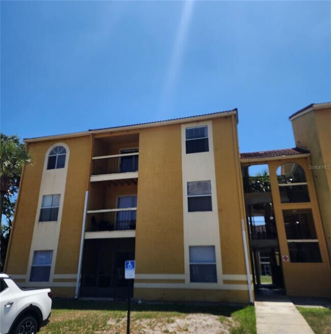 Building Photo - 5259 Images Cir