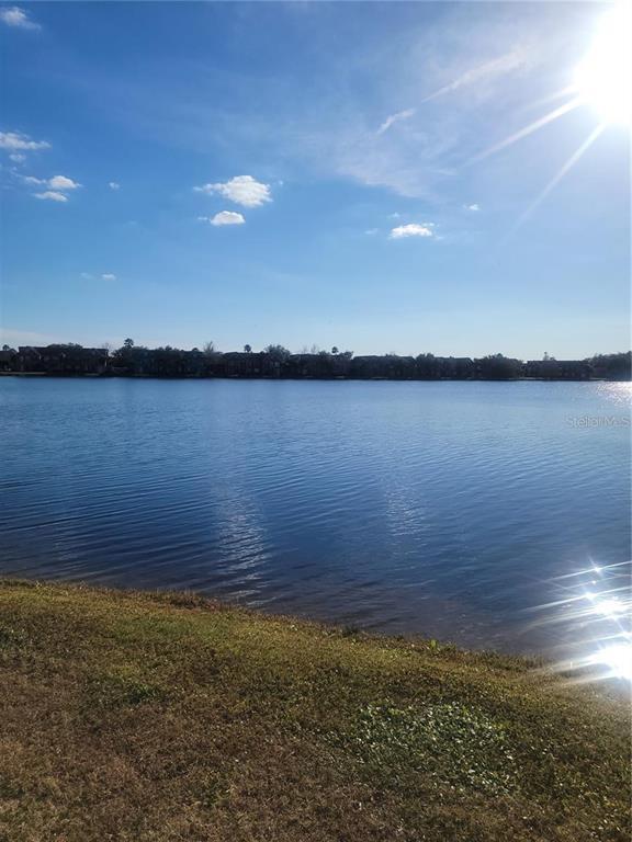 Foto del edificio - 9032 Lake Chase Island Way
