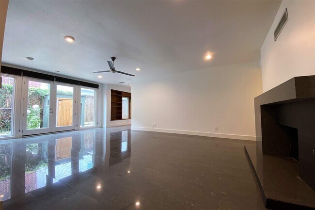 Foto del edificio - 4435 Mount Vernon St