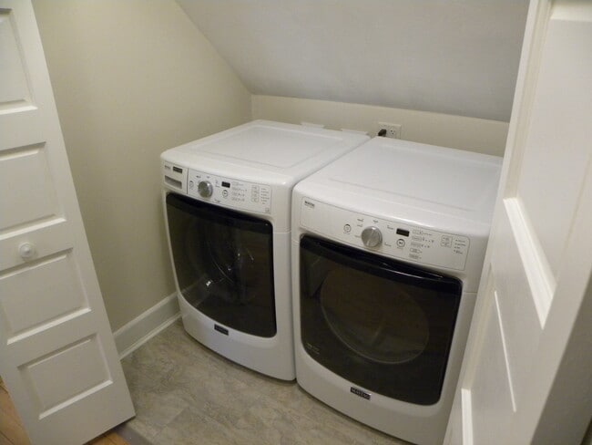 Laundry1 - 925 Vilas Ave