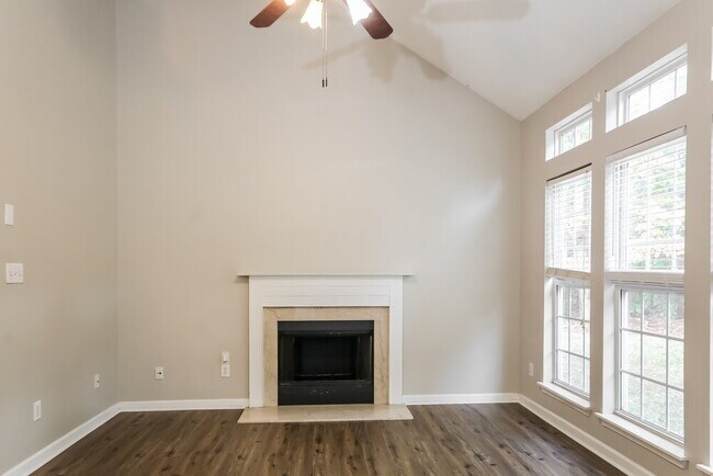 Foto del edificio - 13301 Michael Lynn Rd