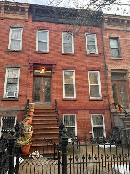 Photo - 732 Hancock St Apartment