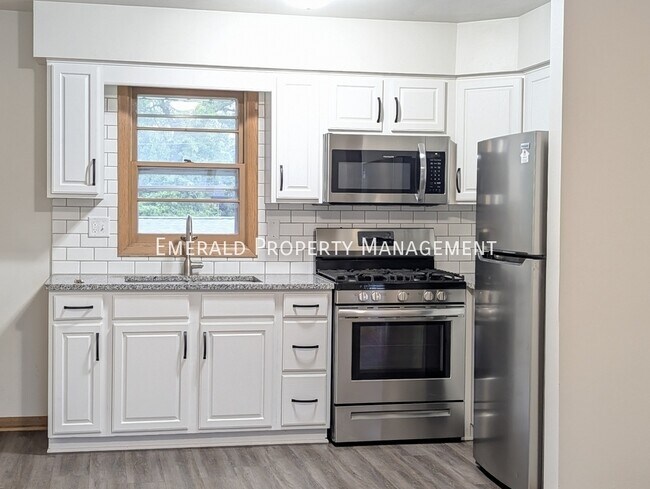 Foto del edificio - 562 N Mulford Rd