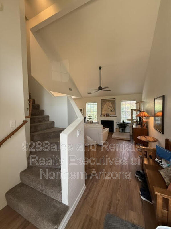 Building Photo - 4110 E Village Cir