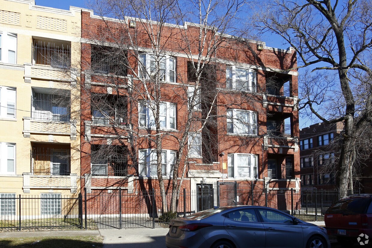 Building Photo - 1454 E 67th Pl